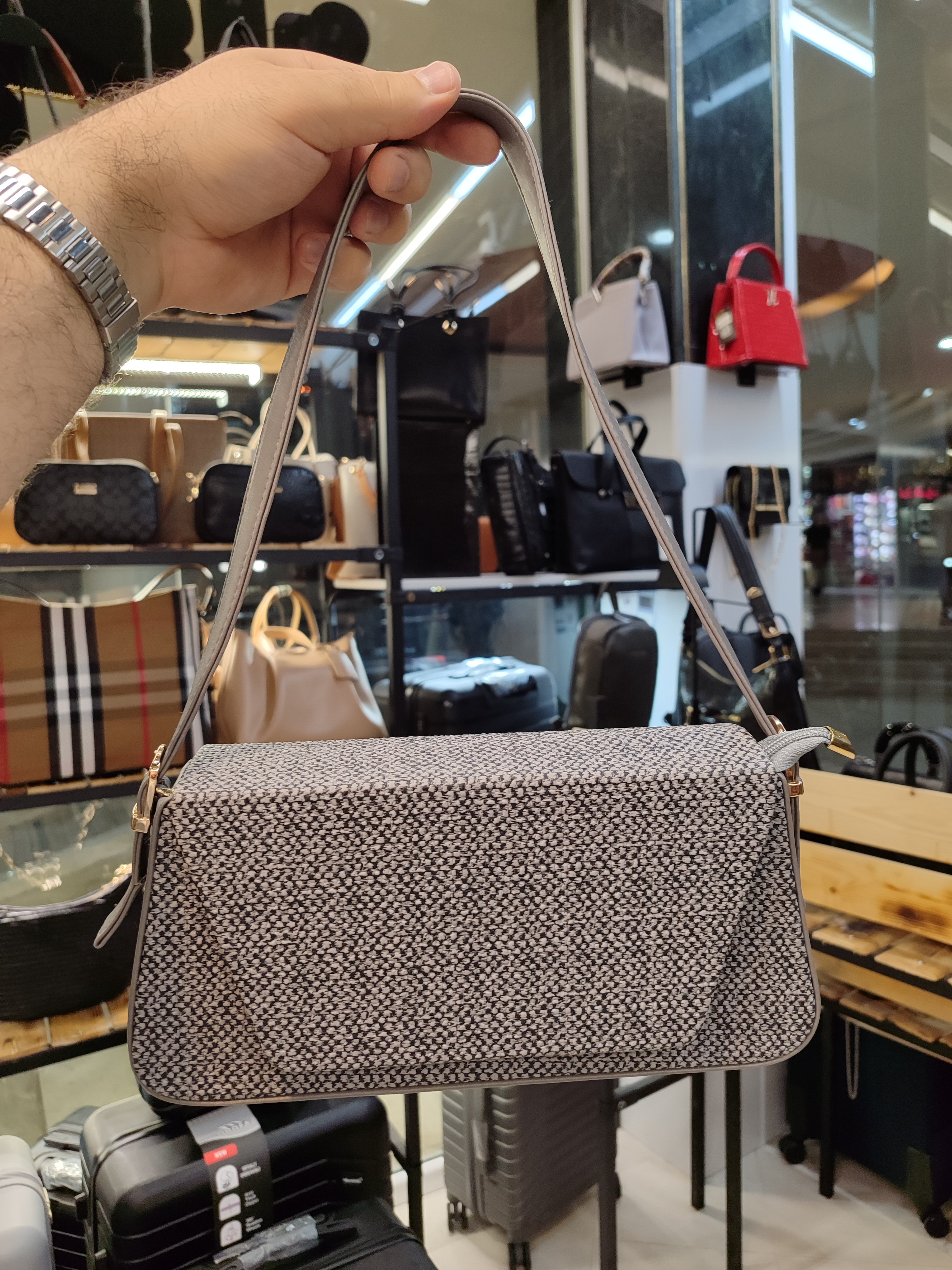 کیف نقابدار کج کنفی