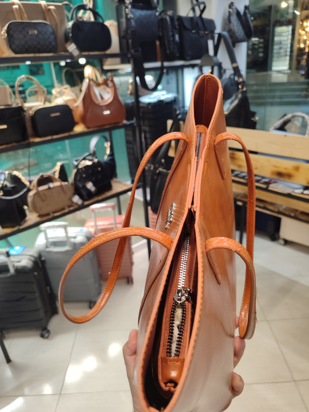 کیف چرم زنانه صنعتی وارداتی آرایشی دار میومیوmiu miu