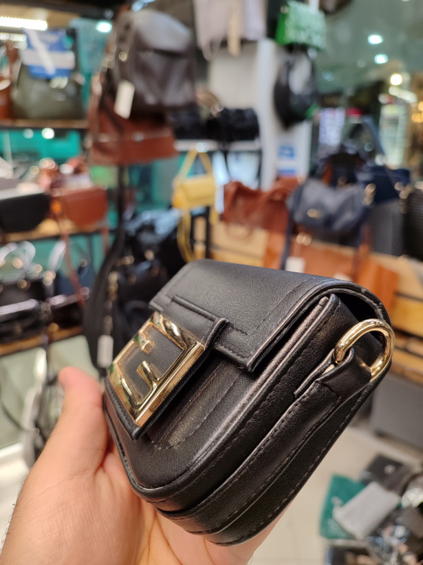 مینی بگ چرم مصنوعی وارداتی درجه یک بند اسپرت FENDI