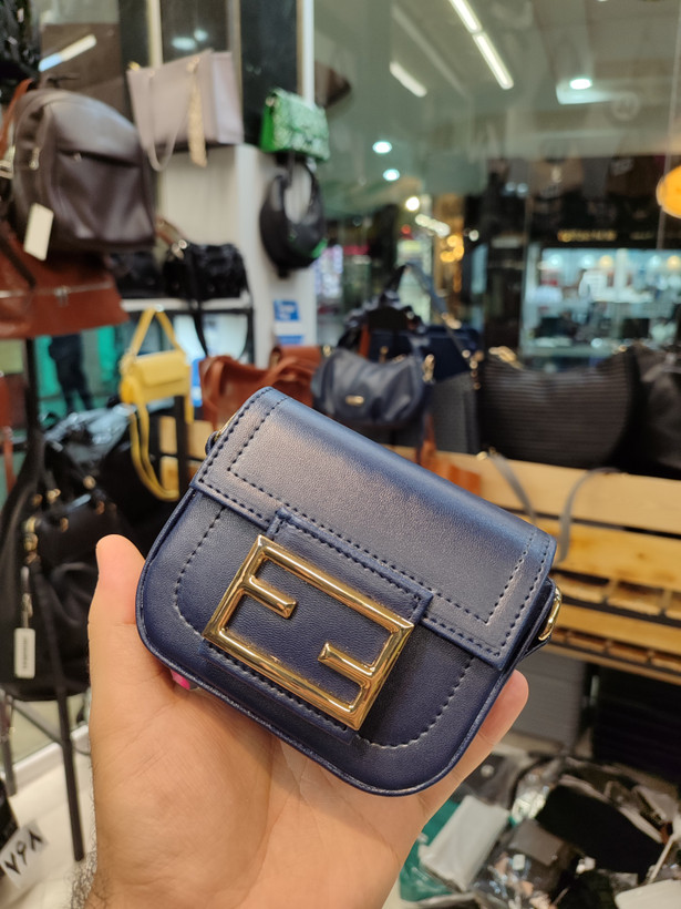 مینی بگ چرم مصنوعی وارداتی درجه یک بند اسپرت FENDI
